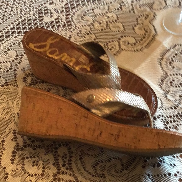 Shoes - Picture 2 of 4